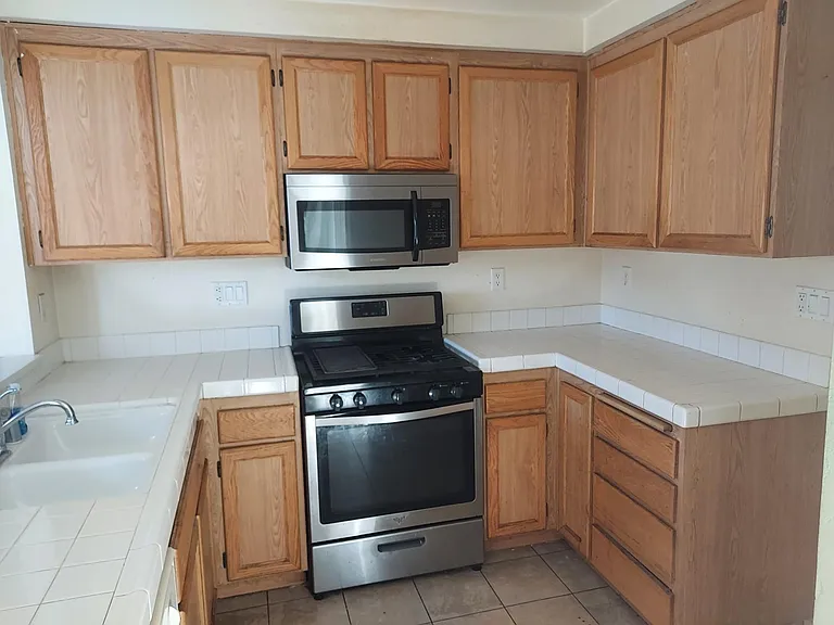 44649 Arbor Ln — Photo 2
