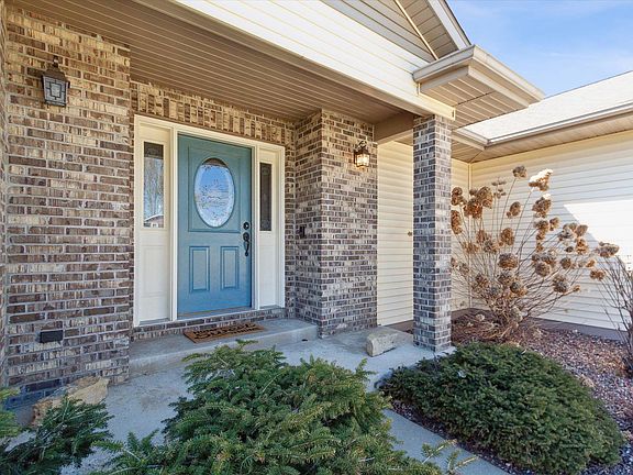 4th image of 25 Millard Ct