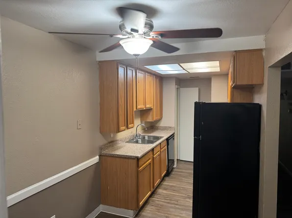 Madison Oaks, 5216 Garfield Ave #621a8f955, Sacramento, CA 95841