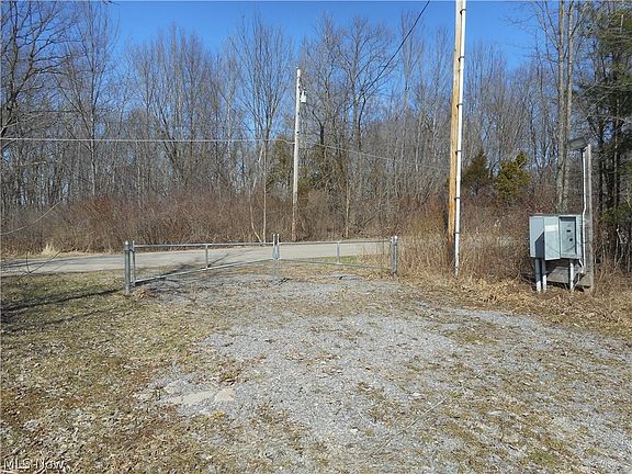 3rd image of Scott Cliff Dr