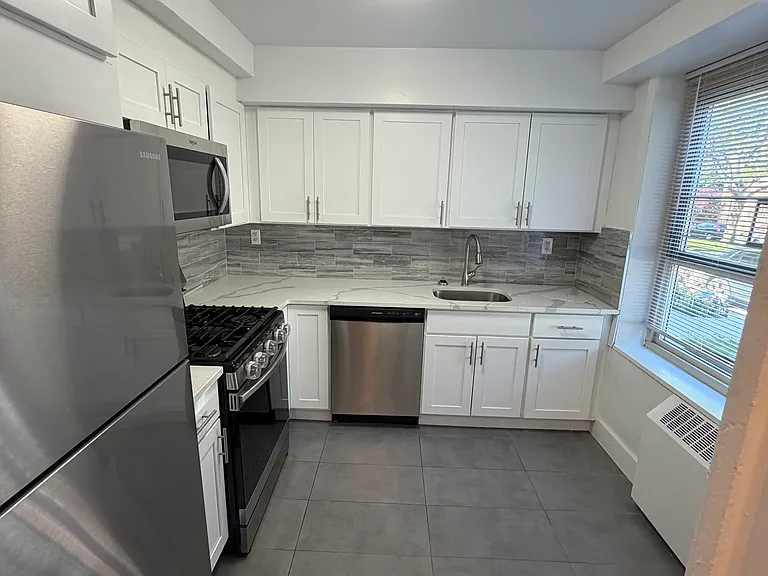 194th Ln — Photo 2