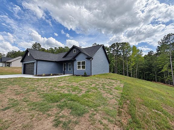 3rd image of 169 Susans Rd