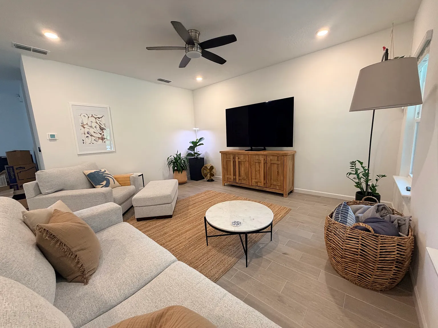 4 bed, 2100 sqft, $2,695 — Photo 3