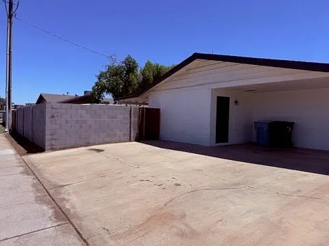 8238 W Amelia Ave — Photo 3