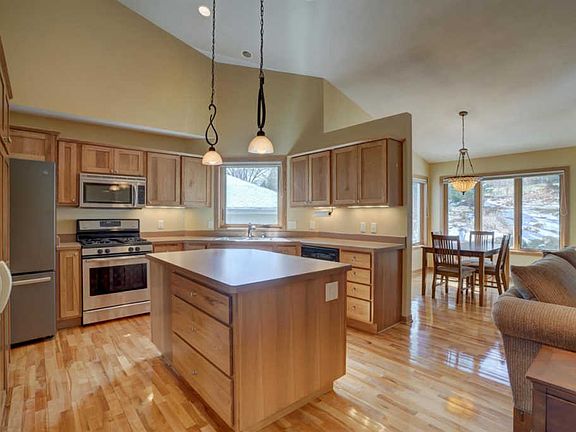 3rd image of 3067 Yarmouth Greenway Dr