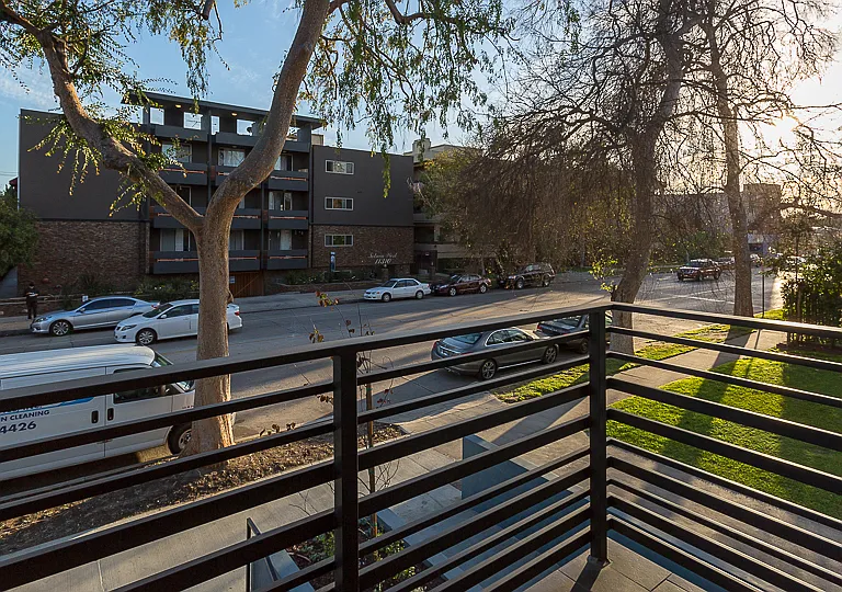 11269 Camarillo St #405 — Photo 37