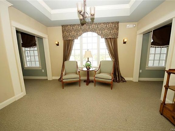 4th image of 15 Cropsey St APT 2C