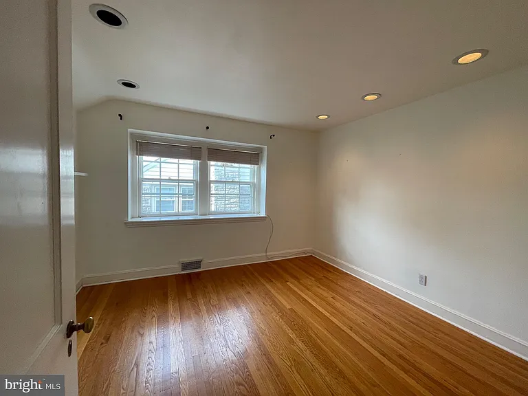 510 Monroe Rd — Photo 19