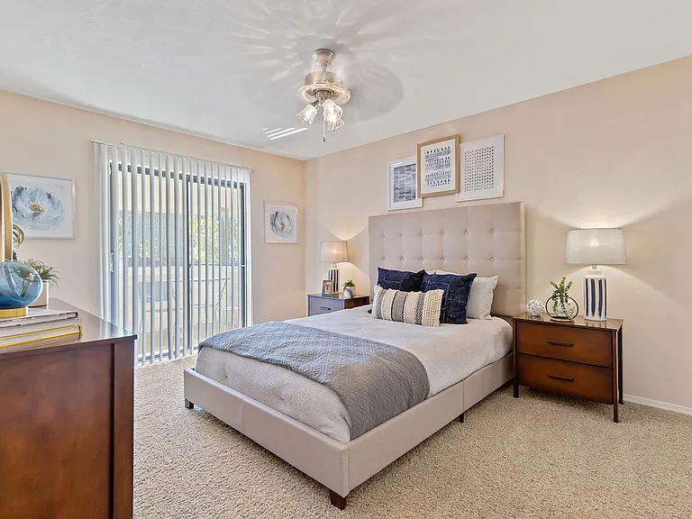 Barrington Apartments — Photo 4