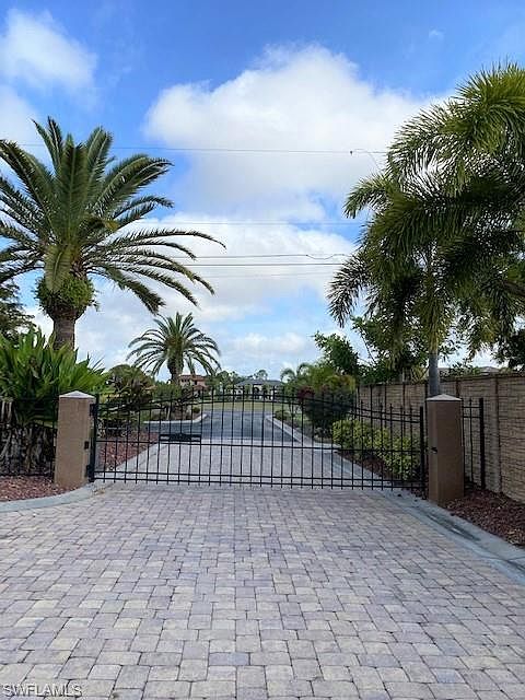 1st image of 866 Palmetto Pointe Cir