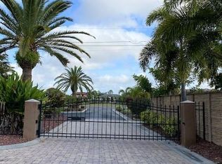 866 Palmetto Pointe Cir, Cape Coral, FL 33991