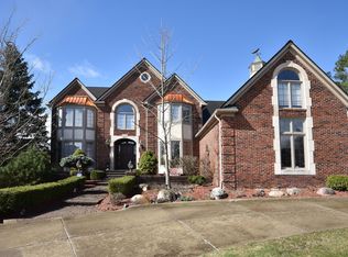 5687 Greenhill Dr, Troy, MI