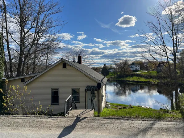 45 Mackenzie Avenue, Lincoln, ME 04457