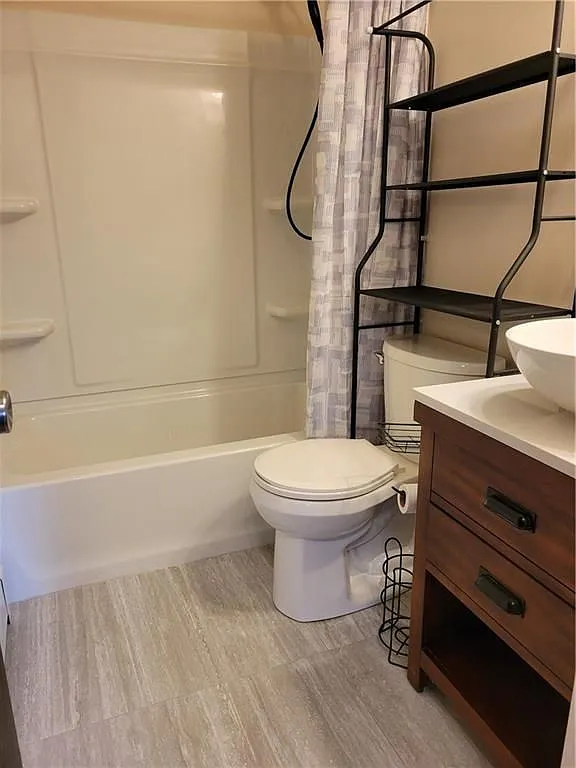 2 bed, 1.0 bath, 792 sqft, $1,800 — Photo 4