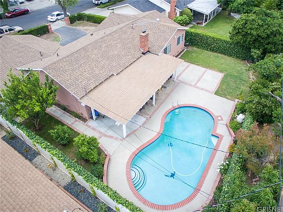 3rd image of 21731 Eccles St