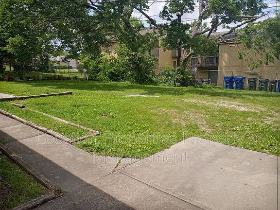 2nd image of 806 W 25th St APT A