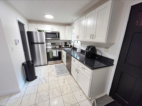 3rd image of 645 Robbins Ave APT 51