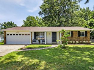 1002 Arlington Dr, Saint Charles, MO 63303