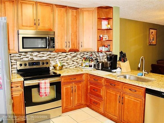 4th image of 10246 NW 31st St