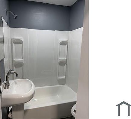2nd image of 4618 Wayne Ave #1R