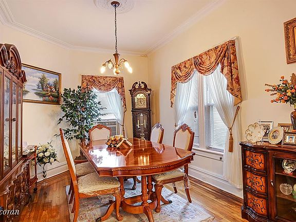 4th image of 4111 Avenue House