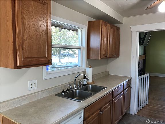3rd image of 607 S Franklin Ave