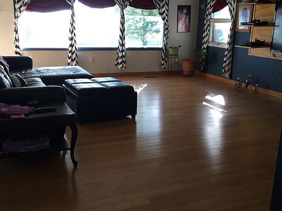 3rd image of 625 Holly Ave