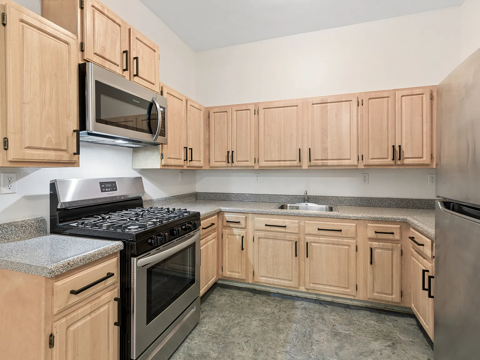 1417 Amsterdam Avenue — Photo 2