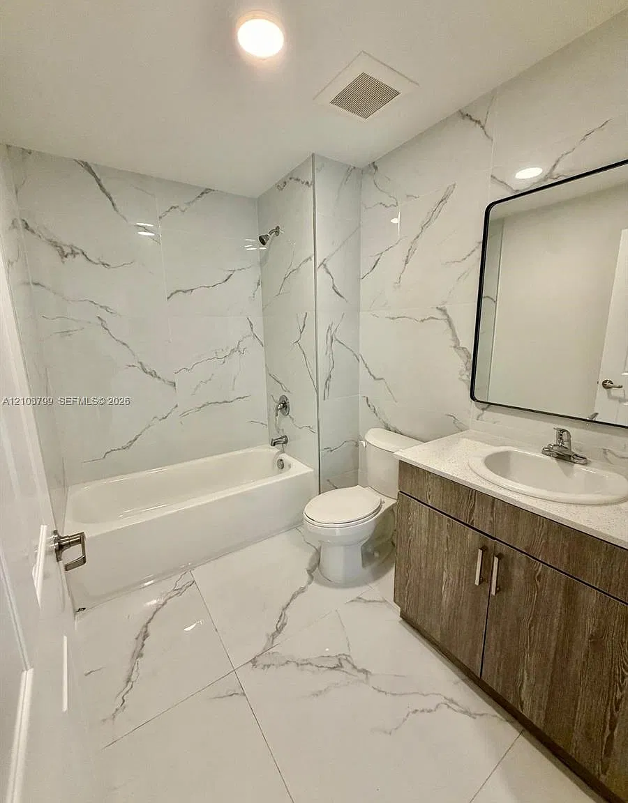 Islands At Doral 1st Addi — Photo 3