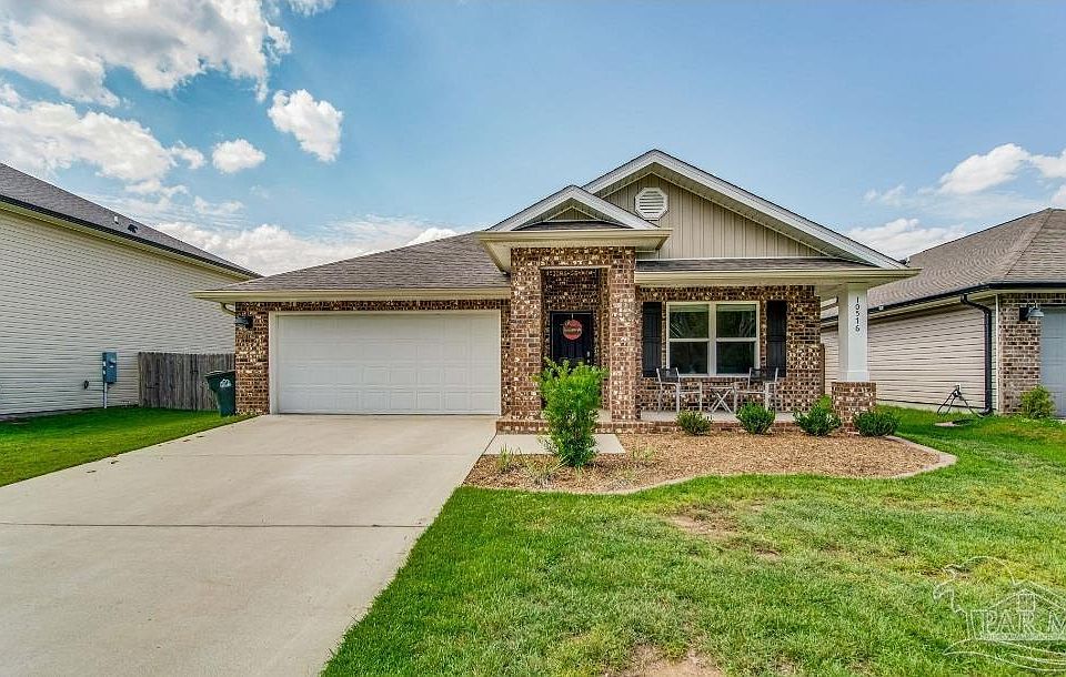 1st image of 10576 Queens Gate Cir