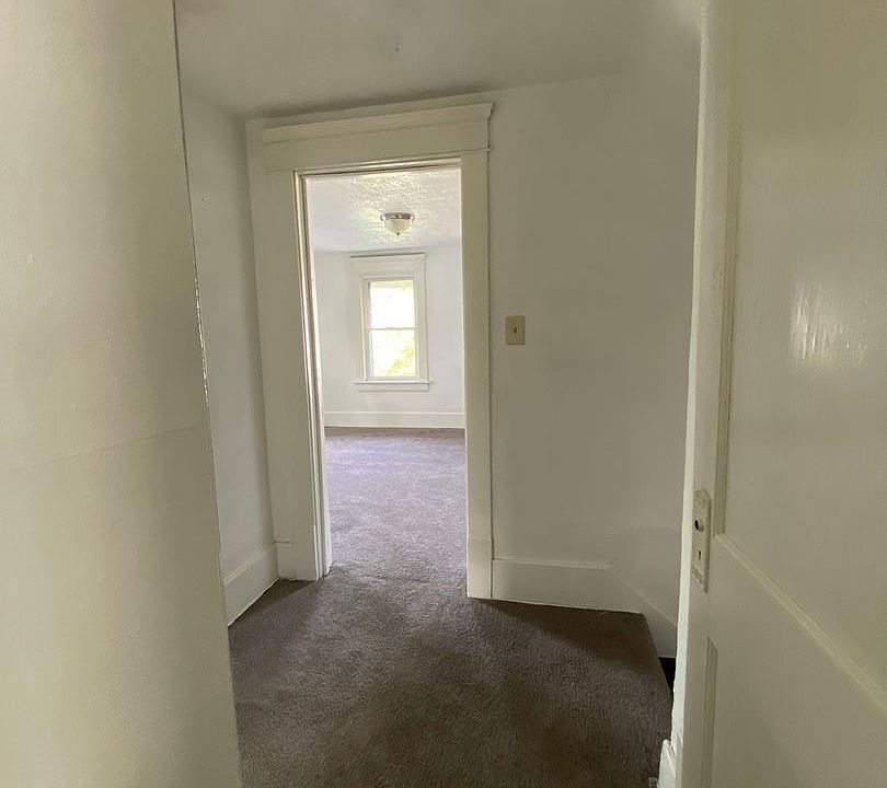 1st image of 1009 Herberich Ave