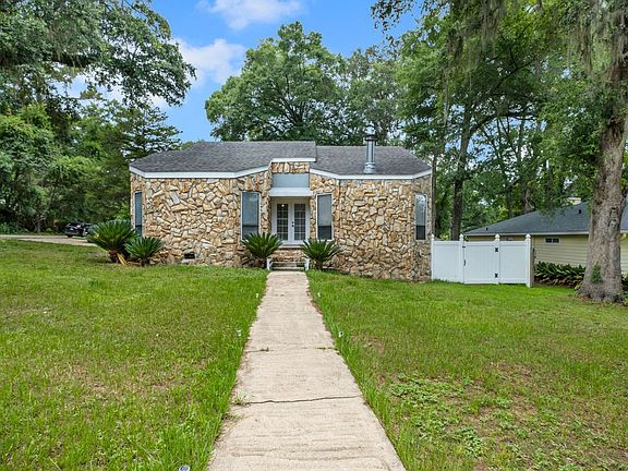 4th image of 1913 Buckwood Dr