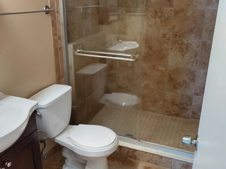 611 Grove Ct — Photo 9