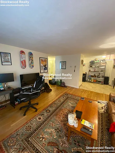 385 Dorchester St Photo 1