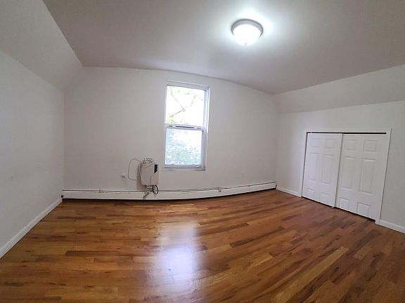 4th image of 71 Hudson St Floor 3