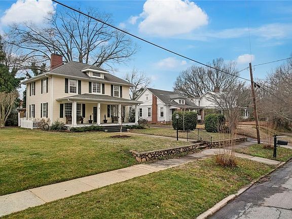 3rd image of 511 Patrick St