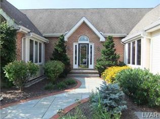 2655 Houghton Lean, Macungie, PA 18062