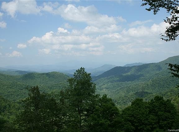 3rd image of 550 Overlook Dr