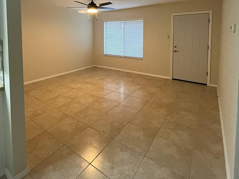 2030 SE Watercrest St — Photo 4