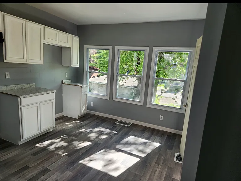 1210 Rankine Ave — Photo 1