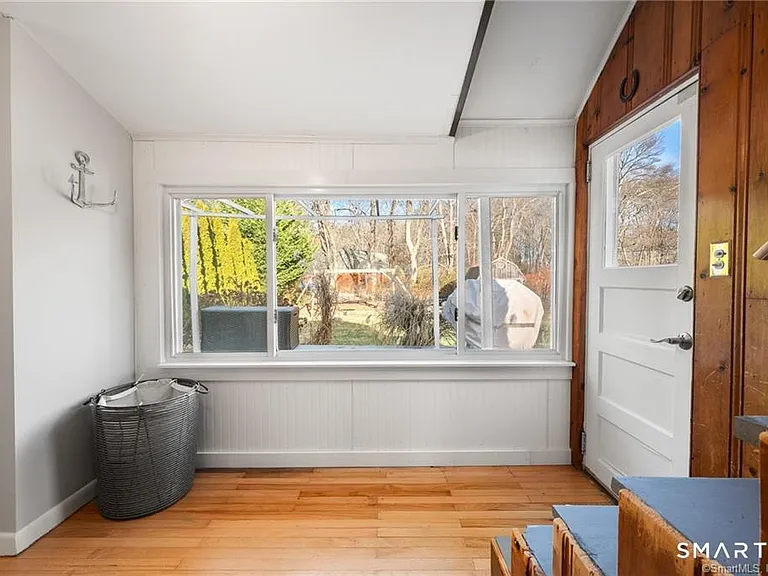 121 Shore Rd — Photo 13
