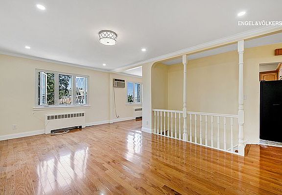 4th image of 22-45 92nd St #2