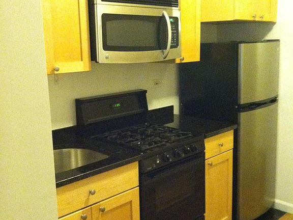 5th image of 283 Mott St