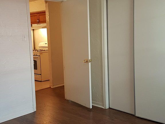 5th image of 726 Calvin Dr