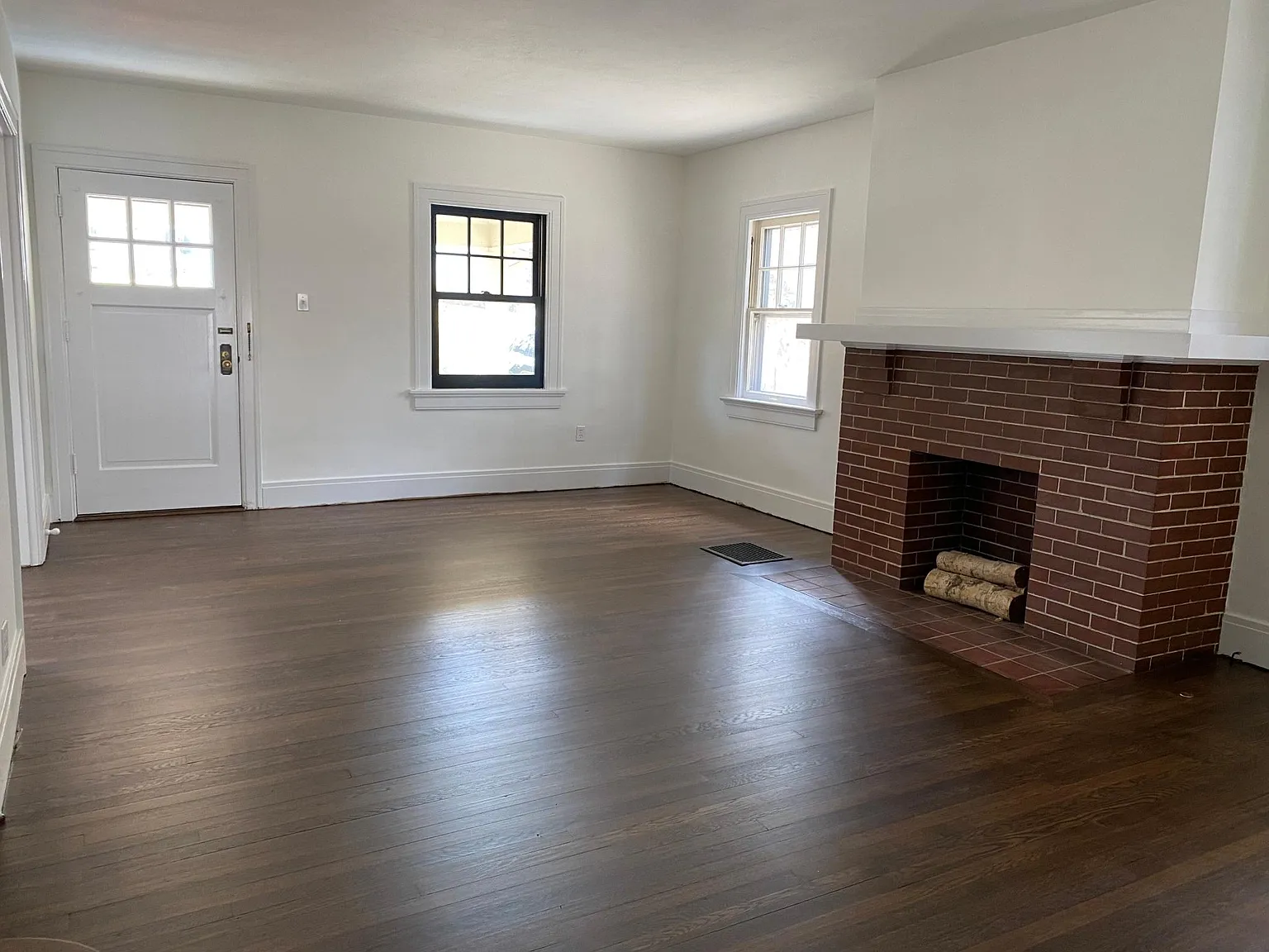 125 Sawmill Rd — Photo 4