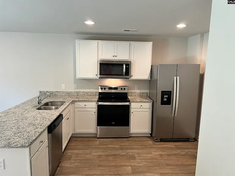 1071 Crescent Moon Loop — Photo 6