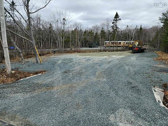 3rd image of 213 Hubleys Rd