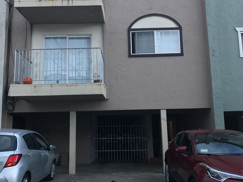 1st image of 686 Sylvan St APT 3