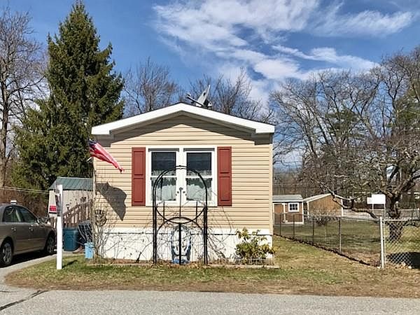 2nd image of 270 Littleton Rd Trlr 51