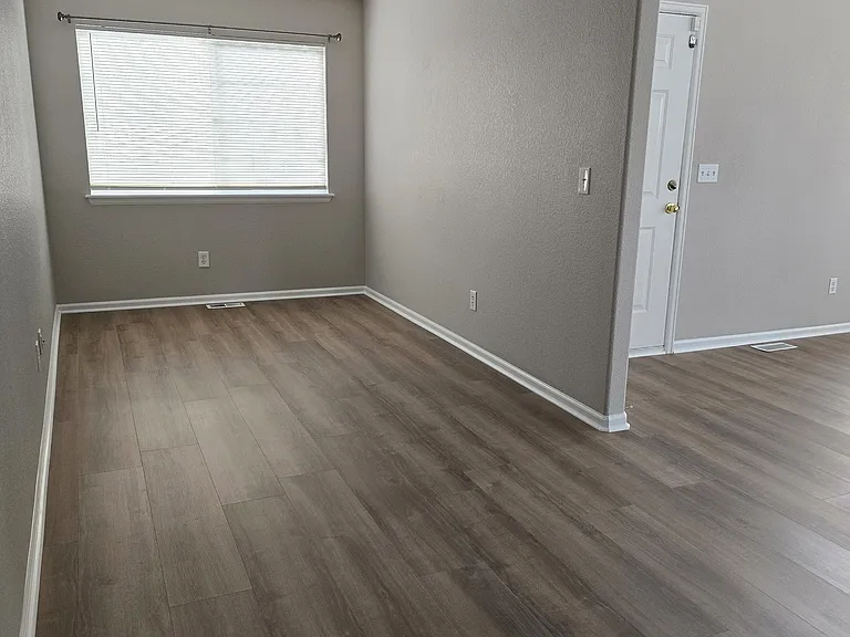 5058 Ashbrook Cir — Photo 4